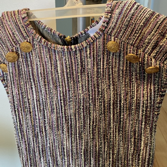 Purple interwoven w gold dress. Gold button & zipper. Shoulder pads. - Picture 2 of 12